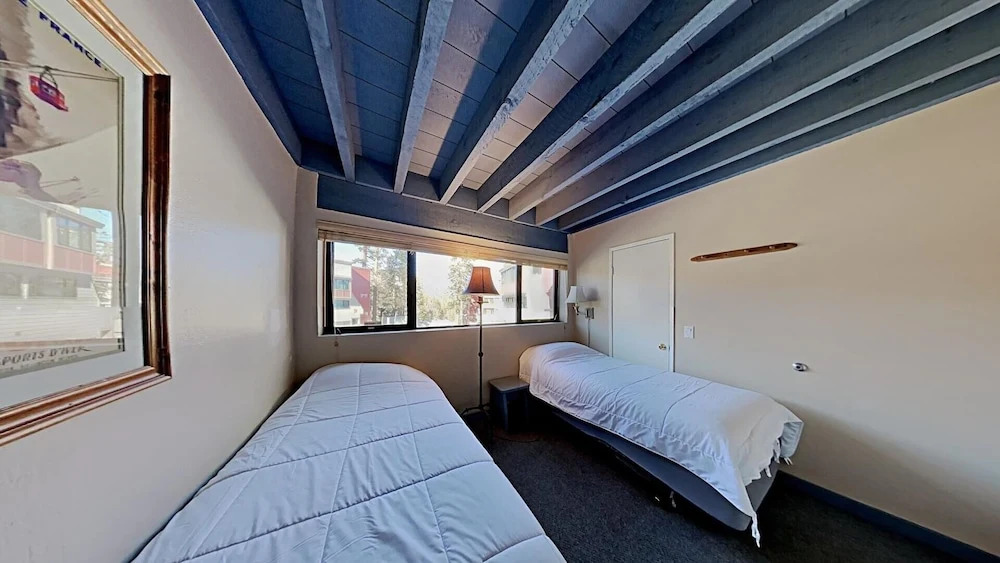 684 4 Bedroom Condo