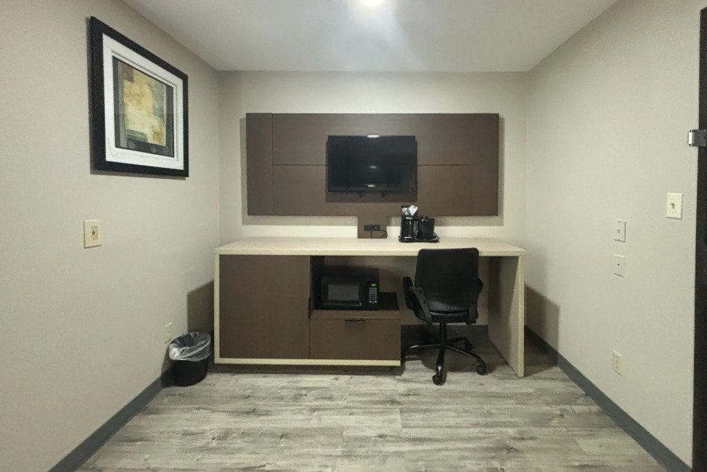 Quality Inn & Suites at Airport Blvd I-65