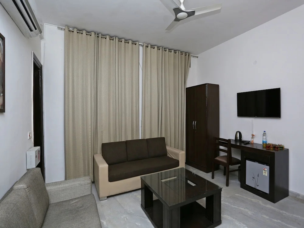 Oyo 13396 Hotel Prefer Inn