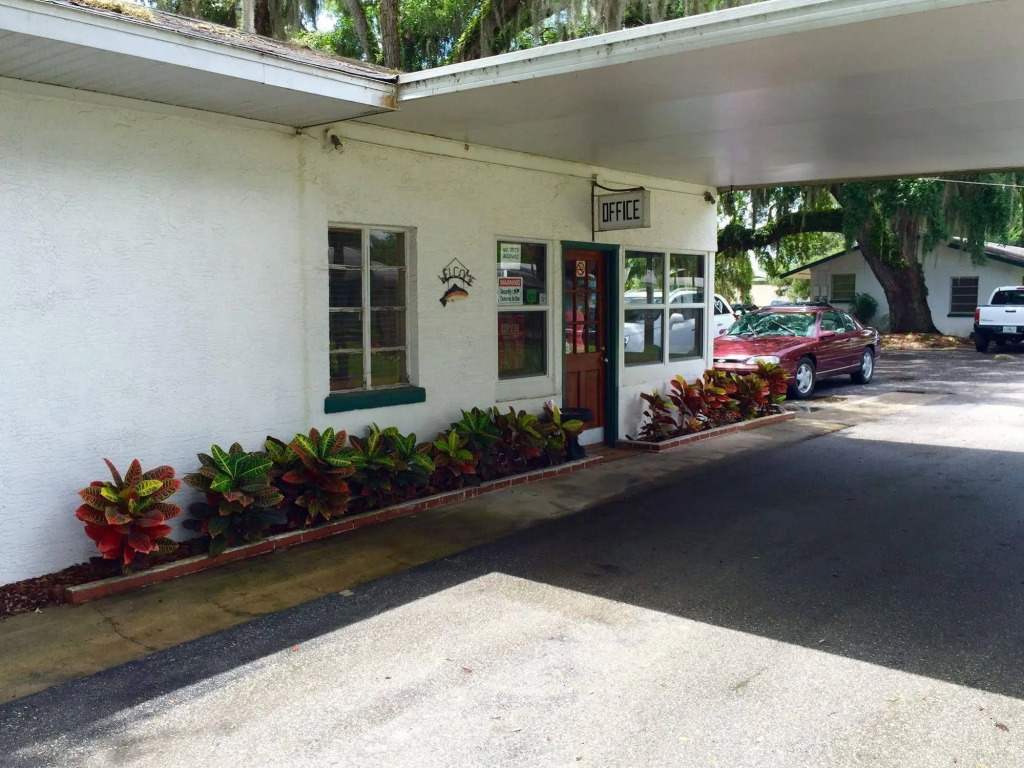 King's Bay Lodge