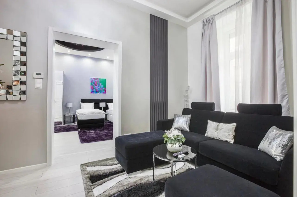 Opera Luxory Suite