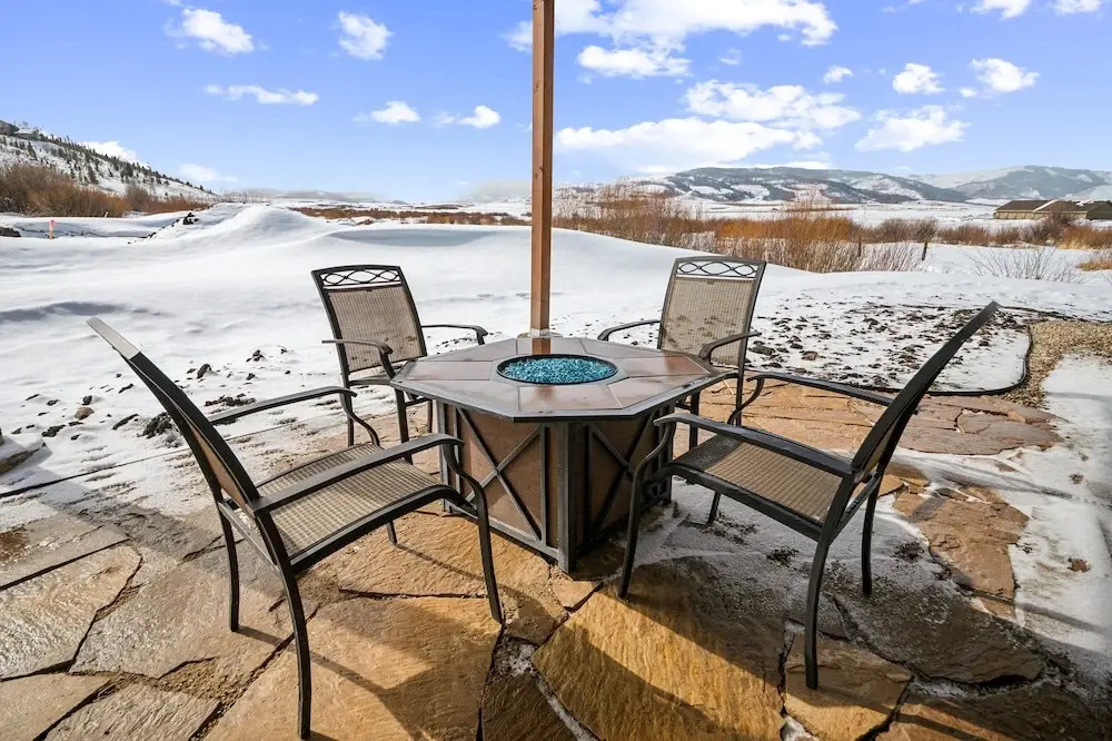 4br Mountain View Home - 5 Minutes to Granby Ranch 4 Bedroom Home