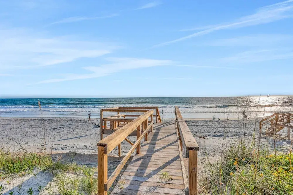 Updated Condo in Oceanfront Building With Private Beach Access - Near Dining