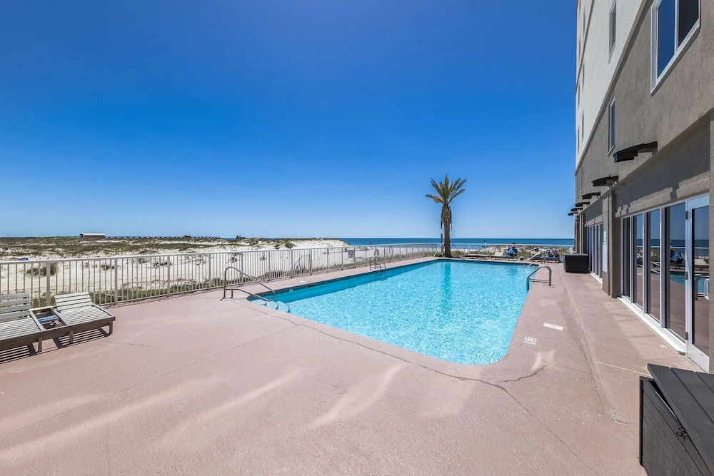 Royal Palms 603