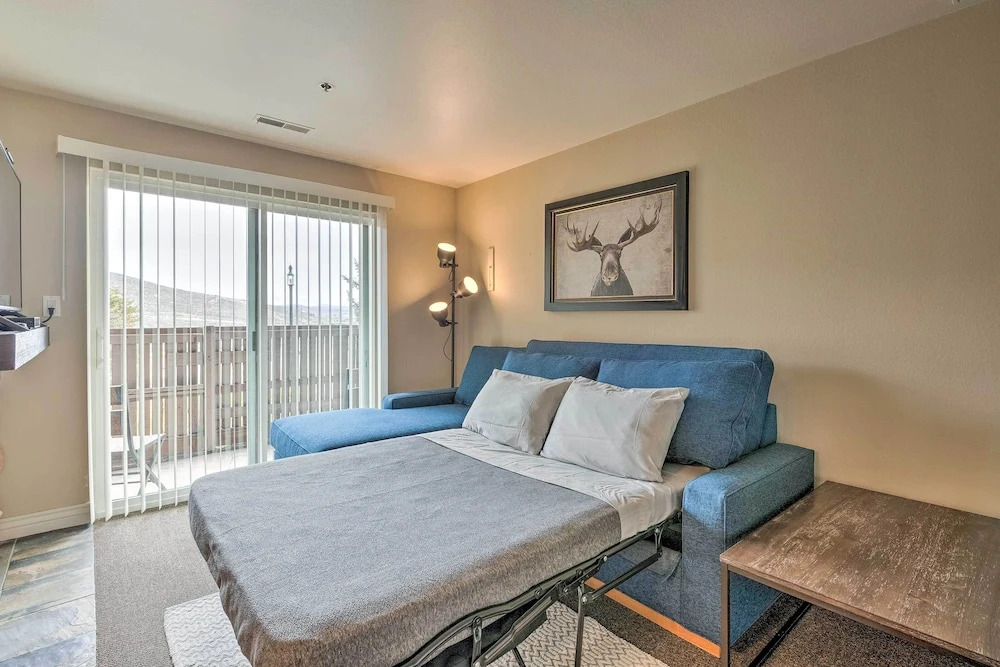 Walkable Park City Condo w/ Pool & Hot Tub!