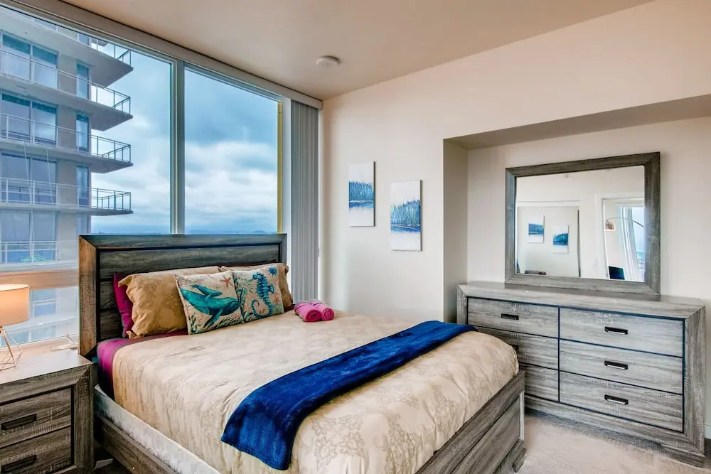 Walk to Everywhere Gaslamp 2 Br2 BA