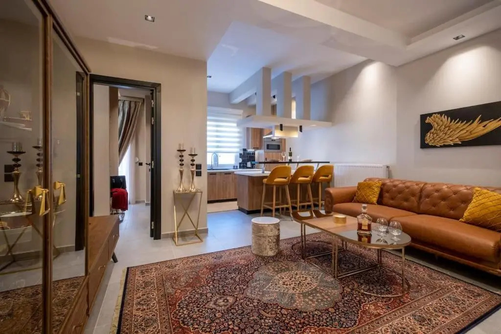 Maison De Luxx A8 Central