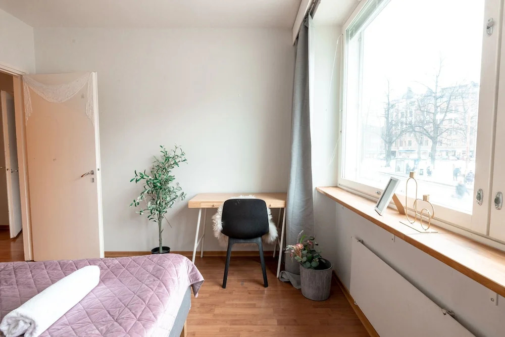 2ndhomes Cozy 1BR Apartment with Balcony