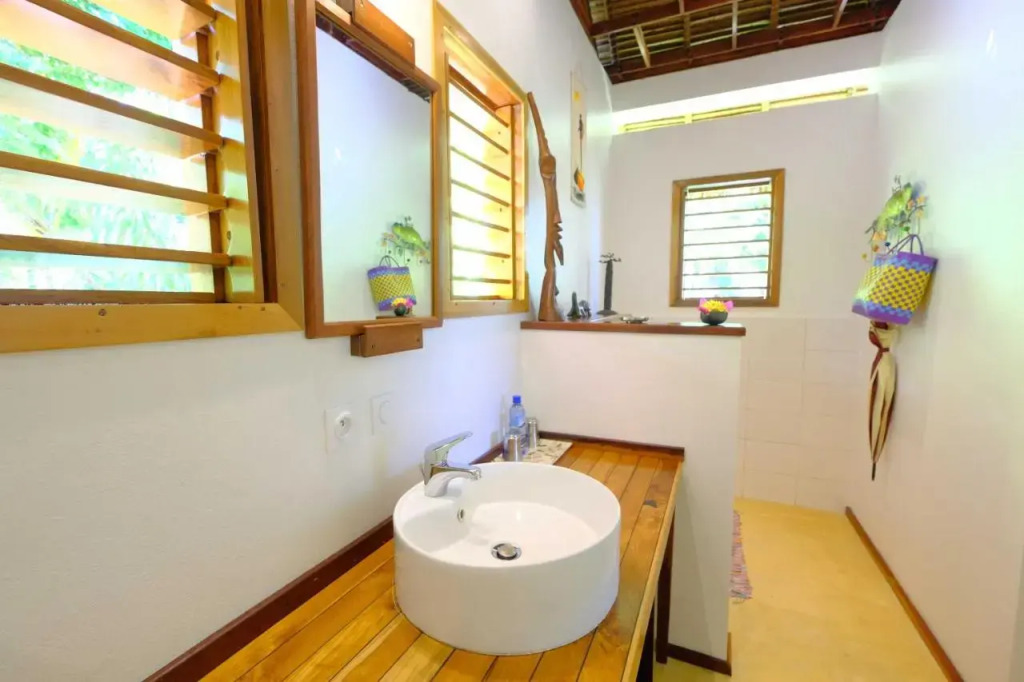 Tsara Komba Lodge