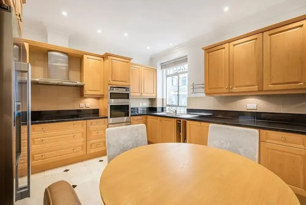 Luxury 3BR Mayfair Apartment Near Green Park