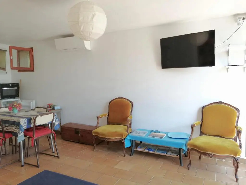 T2 36 m2, RdC de villa, clim, gd jardin clos, animx ok, quartier Mt Faron très calme, wifi, parking