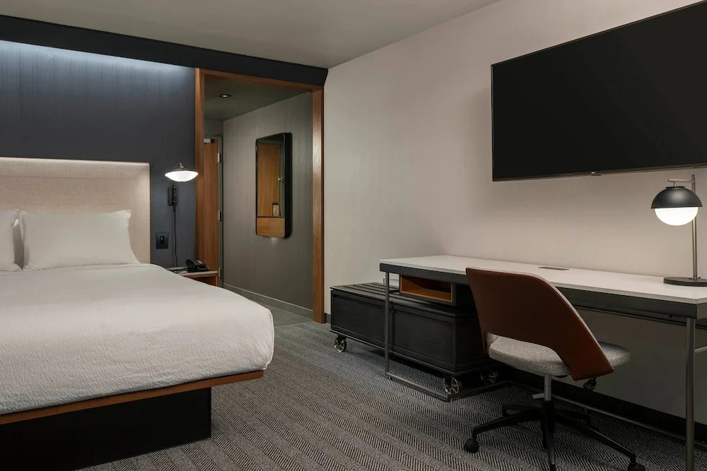 Courtyard By Marriott Lake City