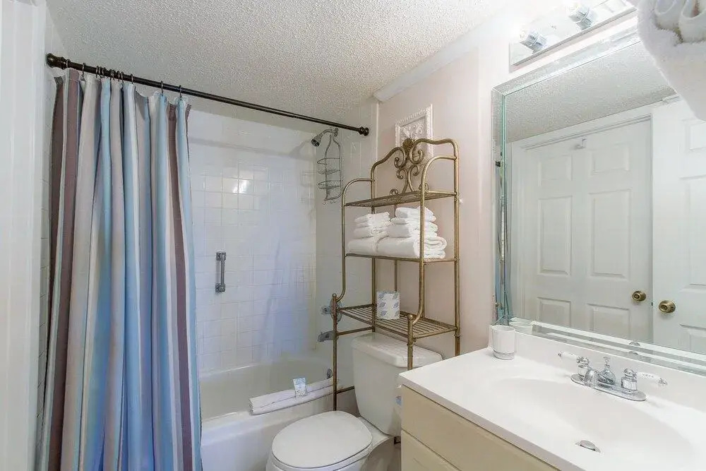 Gulf Shore Condo #104 - 2 Br condo by RedAwning