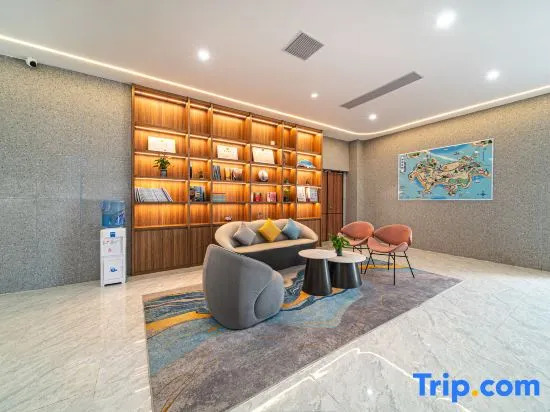 Rezen Hotel Sailing Seascape