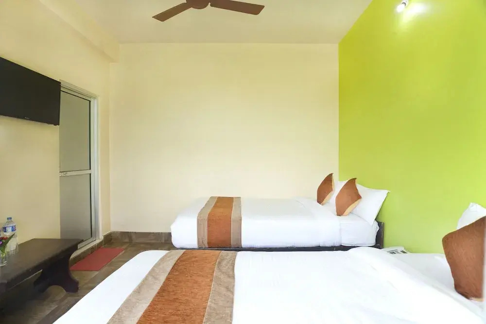 OYO 473 Hotel Jungle Palace