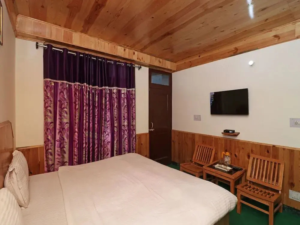 Summer House by OYO Rooms