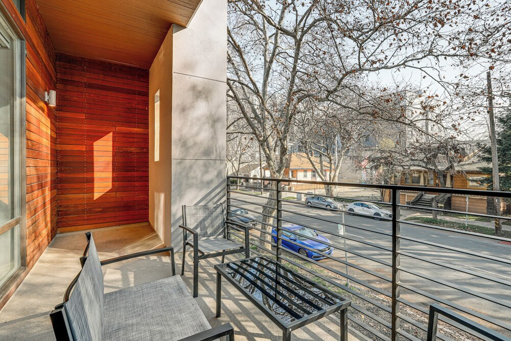 Walkable! Extended Stay 1 Mi to Dtwn Sacramento