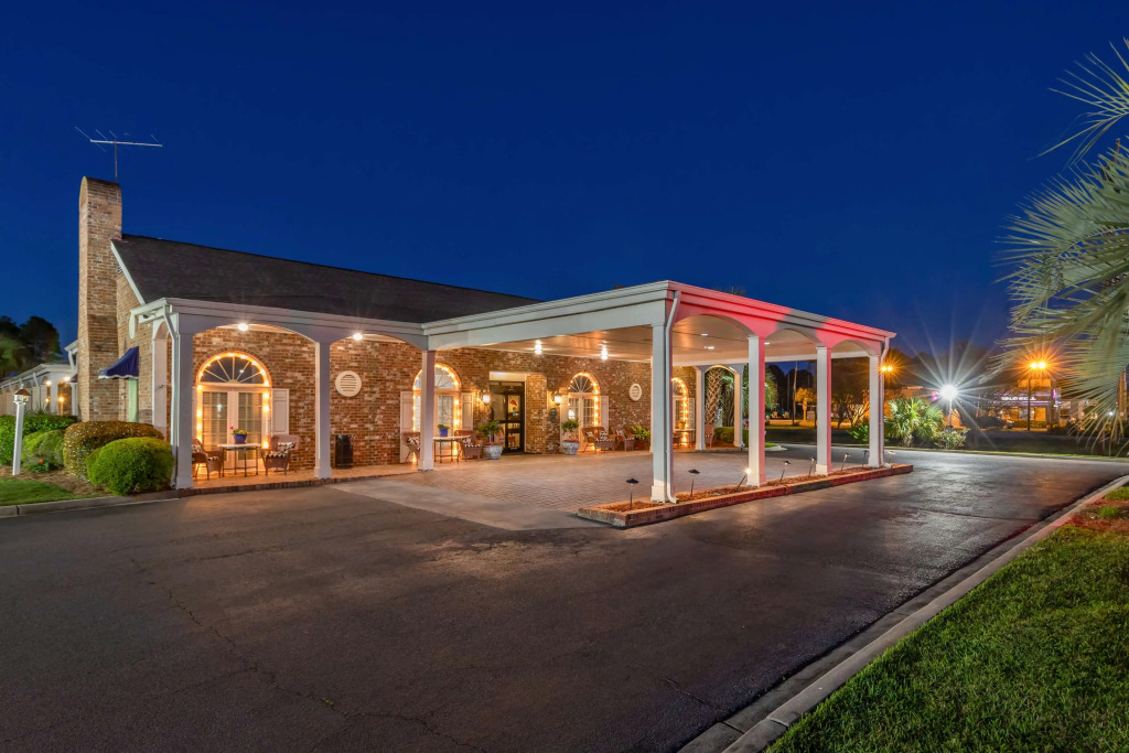 Best Western PLUS Santee Inn