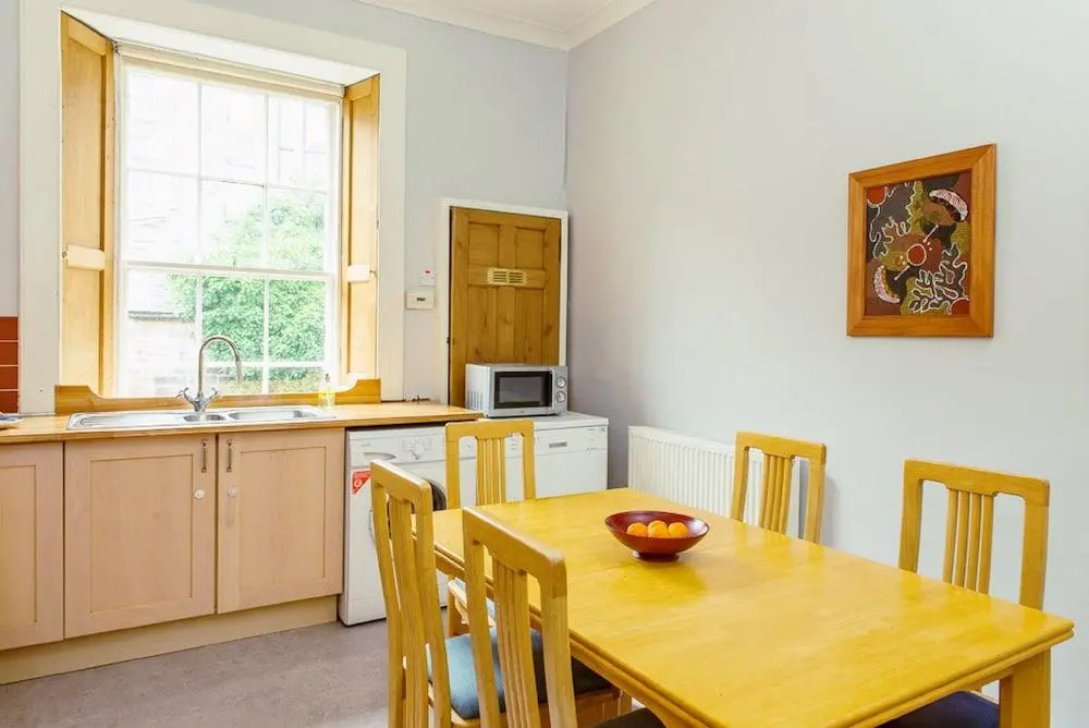 Charming City Centre Flat, Edinburgh