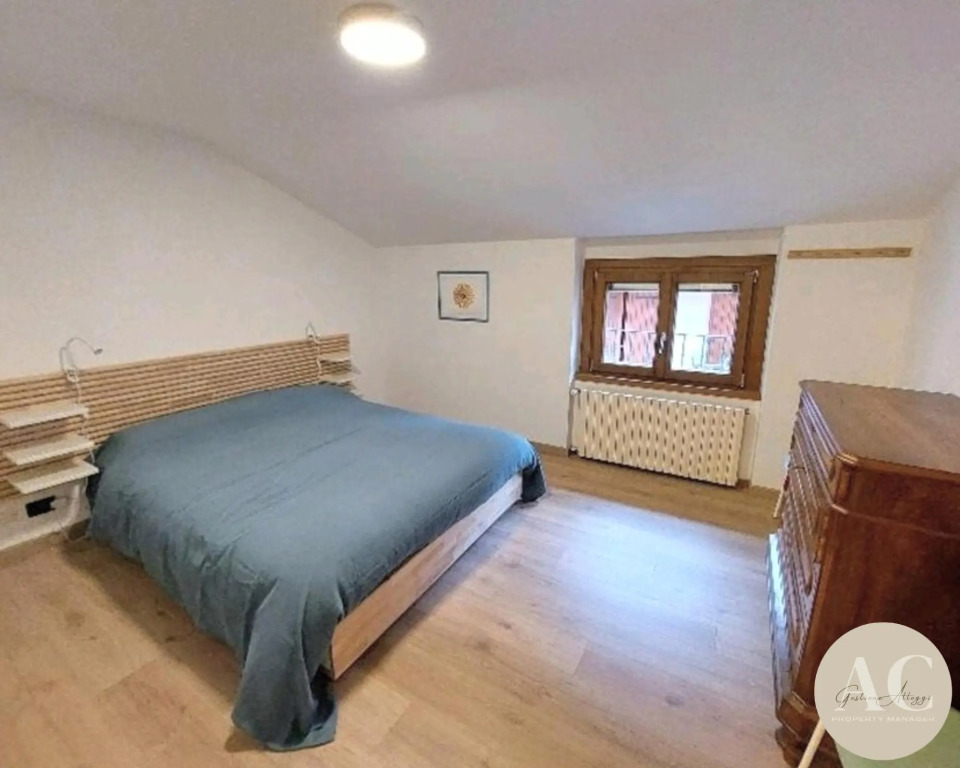 Square Apartment in Ponte di Legno