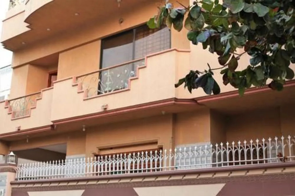 Cosy Inn Guest House Near Liaquat Nat Hospital