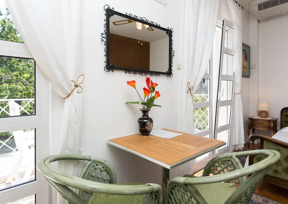 Villa Patricija, Zaton Dubrovnik