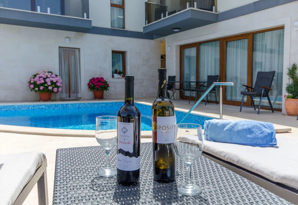 Apartments Villa LA