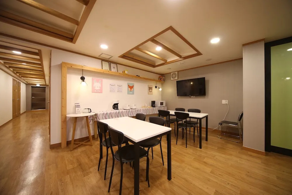 Gyeongju Bee House