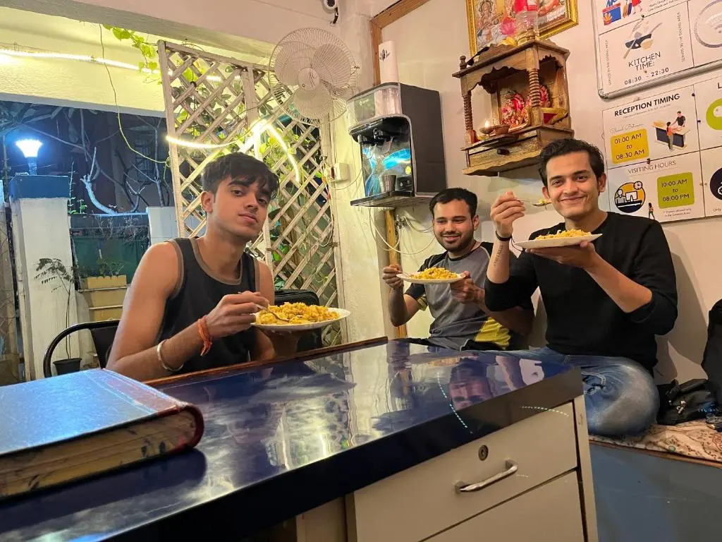 Hoshtel99 - Stay, Cowork & Cafe