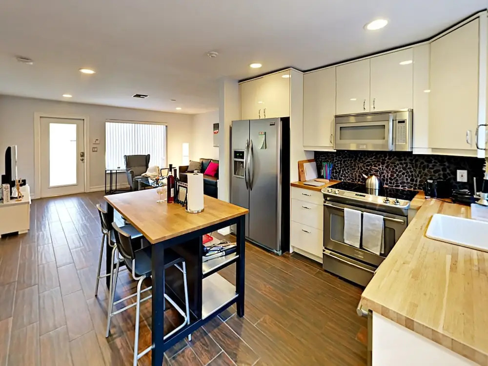 1500 SW 22nd Street Home 3 Bedrooms 2 Bathrooms Home