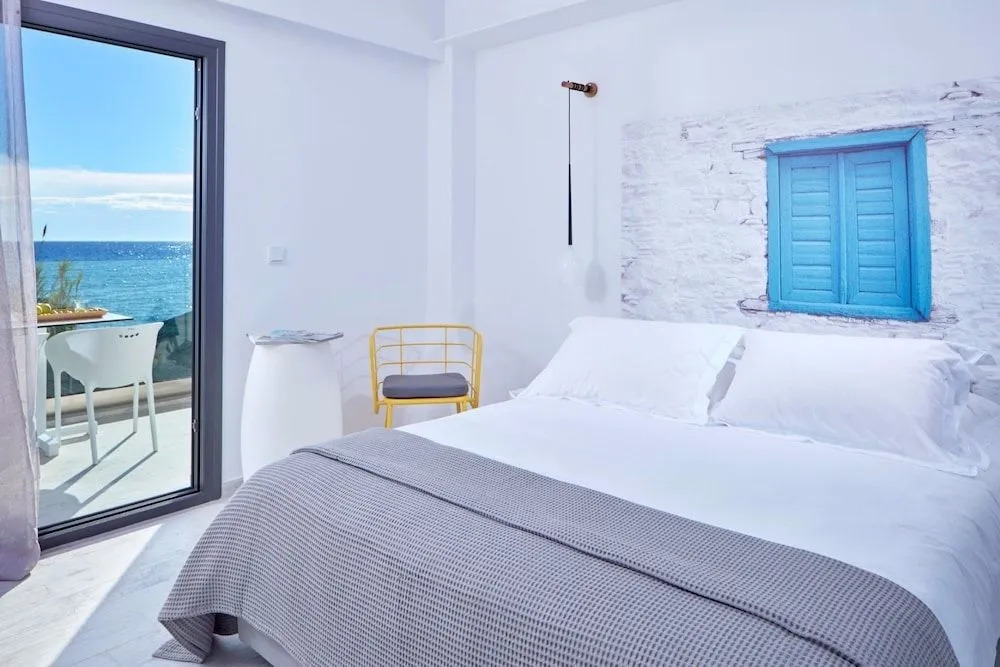 Icon Suites by the sea