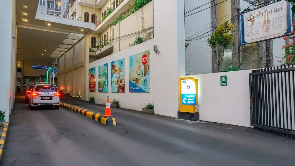 Capital O 2218 Sudirman Suites Near RS Rajawali