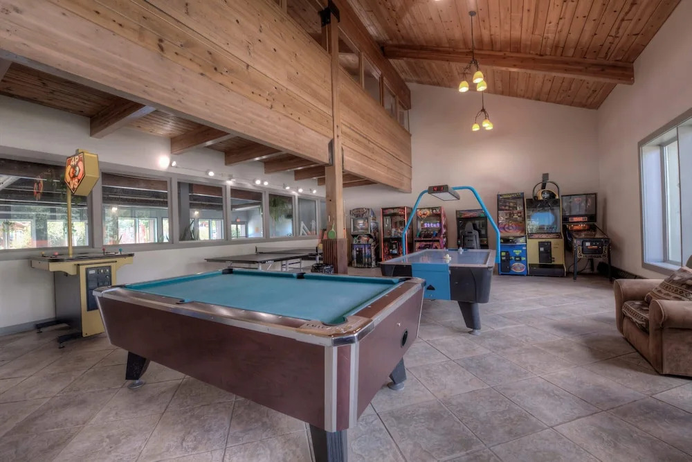 Perfect Getaway Cabin w/ Nearby Hike/bike Trails