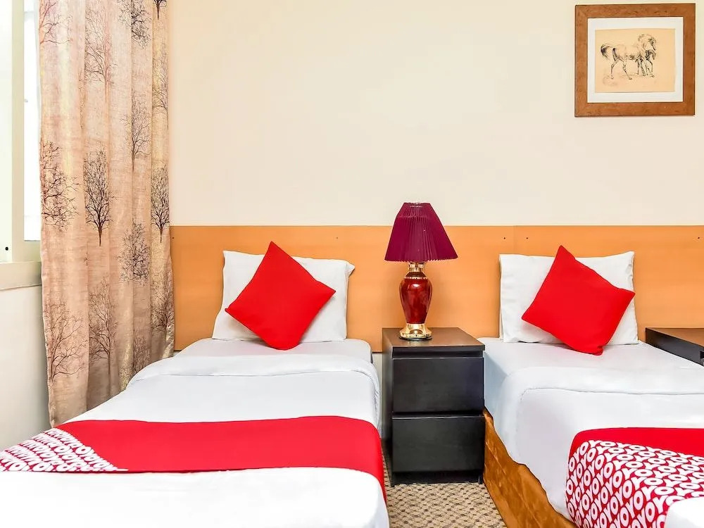 OYO 182 Zariana Hotel