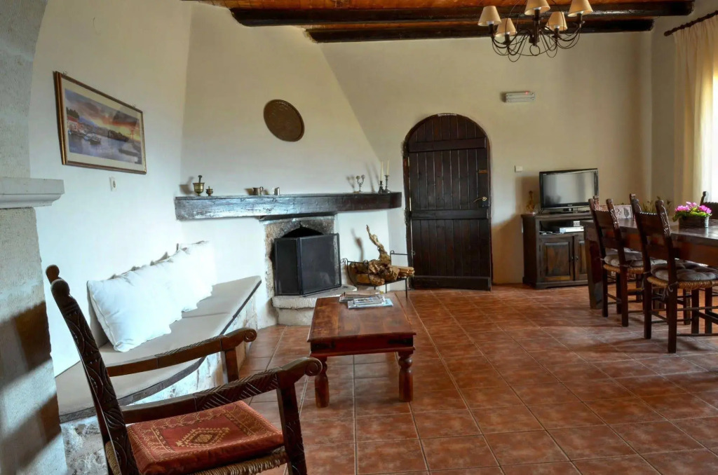 Anemole Traditional Cretan Villa