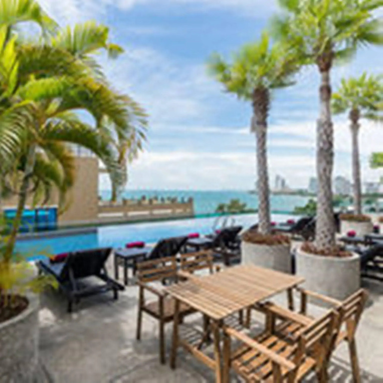 Sea Me Spring Too Hotel