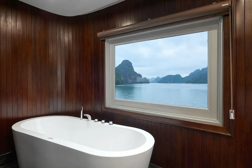 Paradise Grand Cruise - Lan Ha Bay
