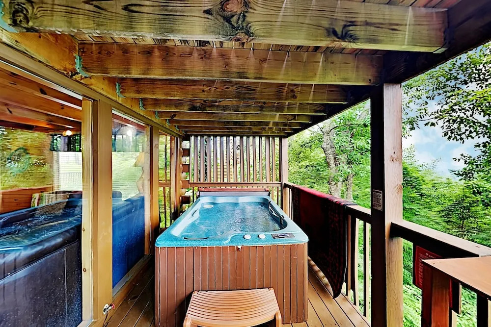 View W/ Hot Tub, Sauna, Theater & Pool! 2 Bedroom Cabin