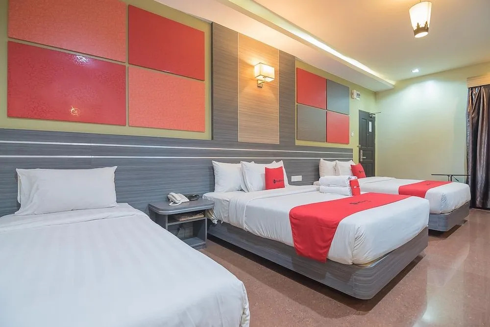RedDoorz Premium near Harbour Bay Mall Batam 2