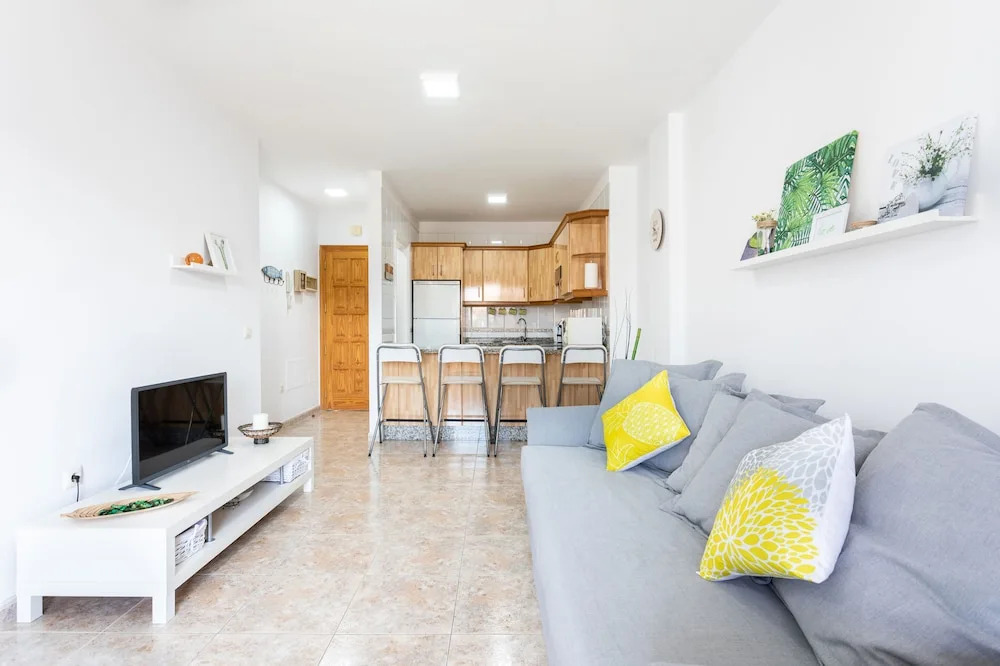 El Médano Yellow Sand Apartment, Downtown, Beach and Sun