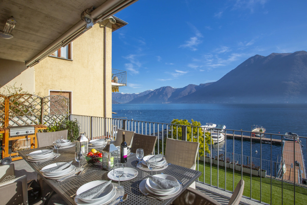 Argegno Fronte Lago
