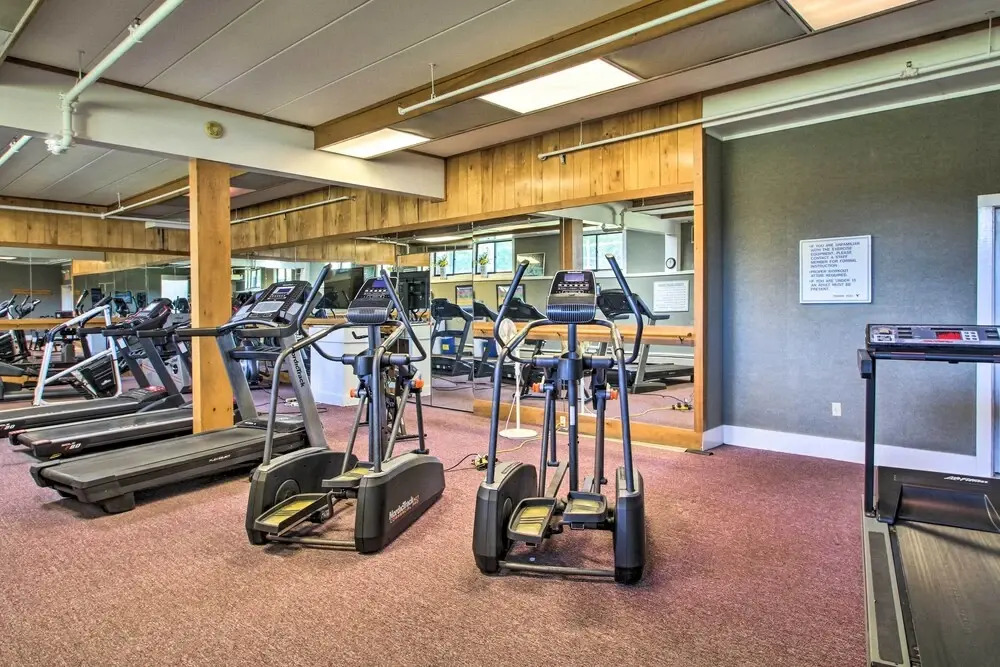 Village of Loon Mtn Condo with Fireplace and Balcony!