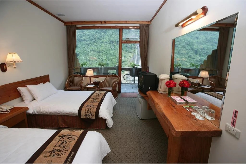 Naluwan Spring Resort Hotel