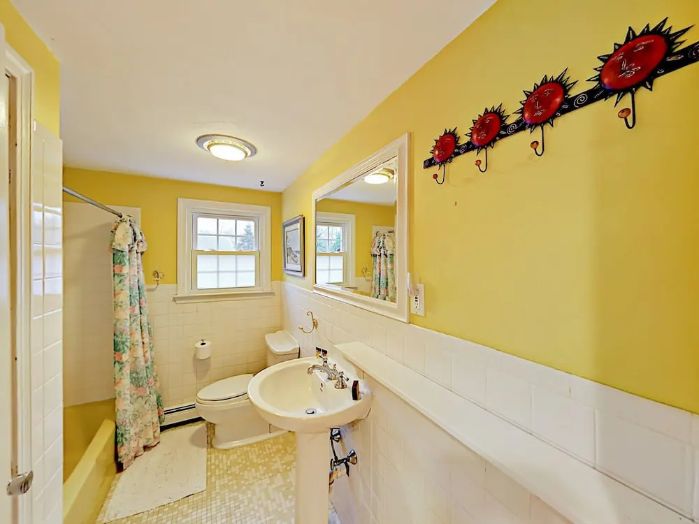 Family-friendly 3br, Steps To Long Pond 3 Bedroom Home