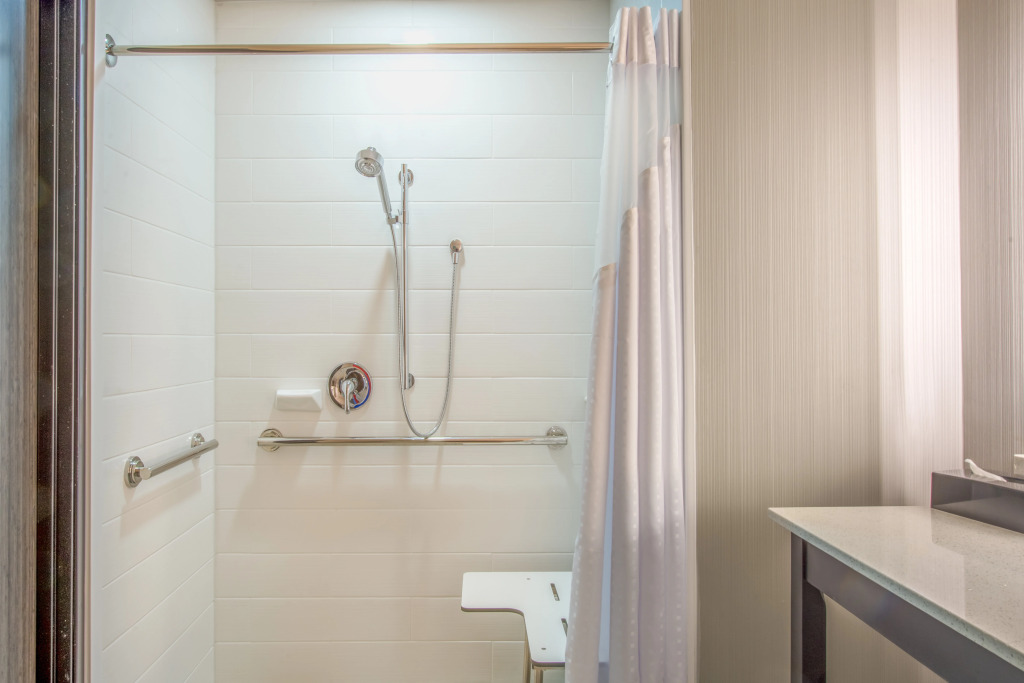 Holiday Inn Express & Suites Shawnee-Kansas City West by IHG