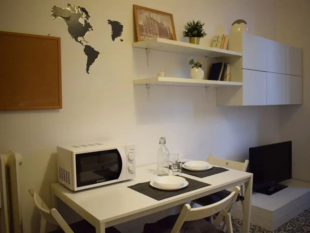 Old Navigli Flat - The Heart of Milan