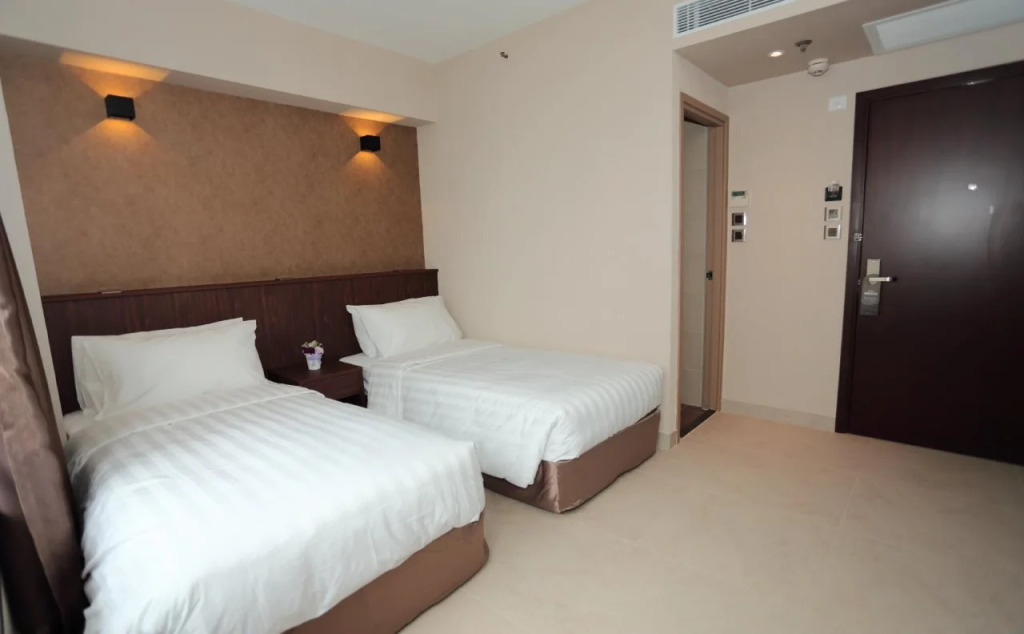 WE Hotel
