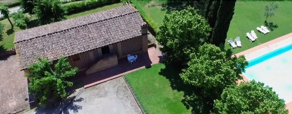 Agriturismo Avanella Appartamenti a 150 mt dalla piscina 150 mt from swimming pool