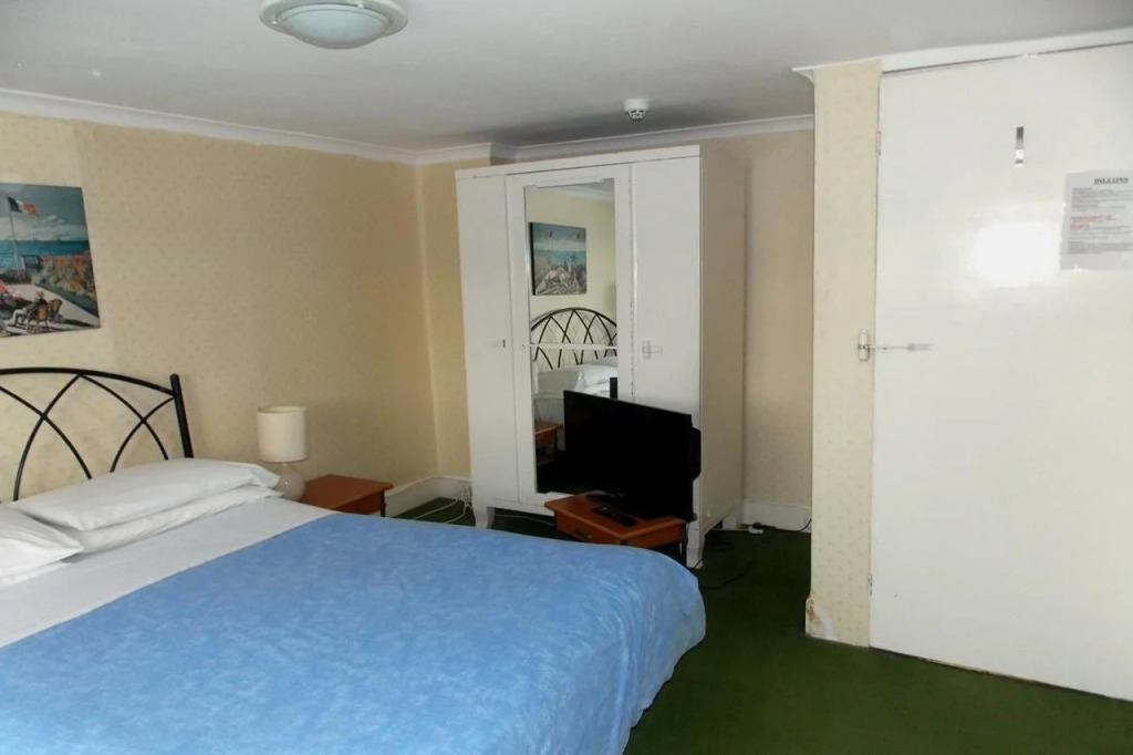 Dillons Hotel - B&B