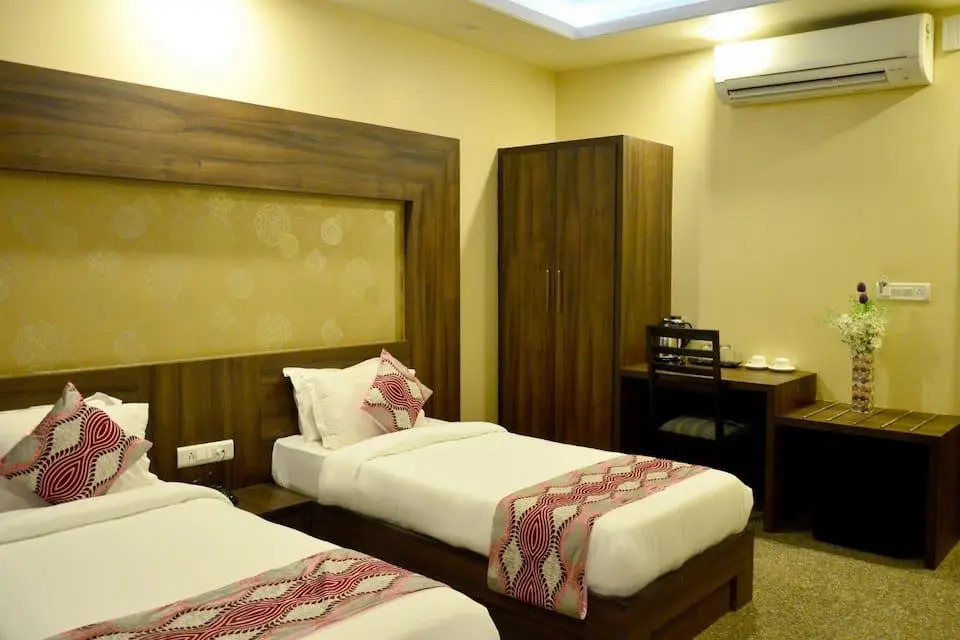 hotel neelam paradise